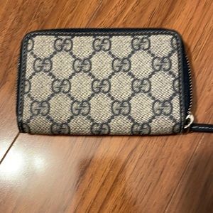 Navy and gray wallet. In great condition barely used.